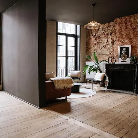 Luxe, Boutique App In Centre *